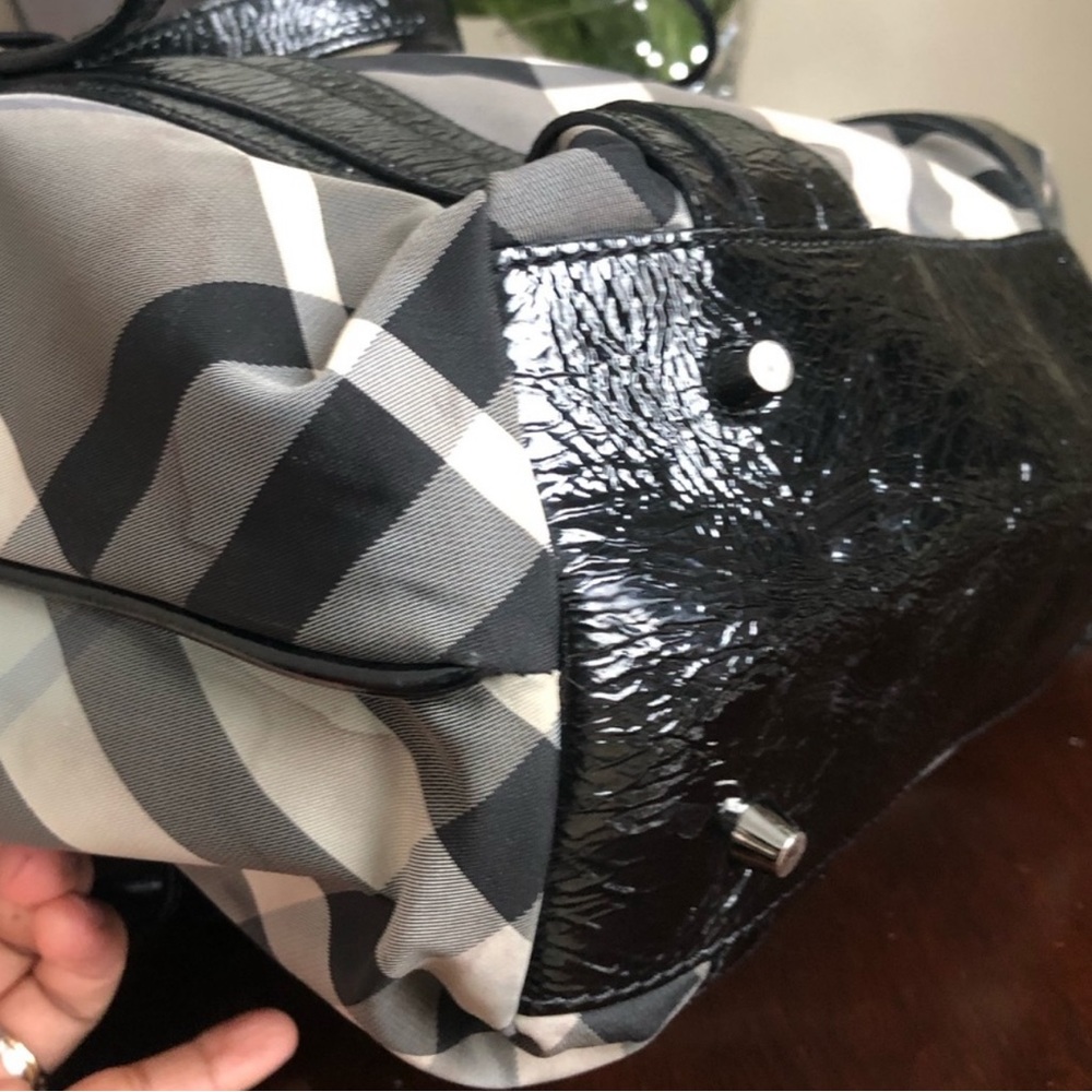 Burberry Black Beat Check Nylon And Patent Leather Lowry Tote - Picture 11 of 16